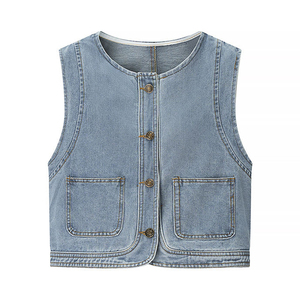 Veste en jean pour femmes en gros avec boutons métalliques pour les marques de mode indépendantes avec production à faible MOQ - Product Image 1