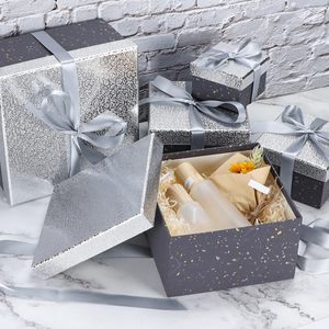 Cajas Rígidas de Cartón con Materiales Reciclados TH CBB-567, Tapa Plateada Brillante, Cinta, Cosméticos, Regalos Corporativos, Tamaños Personalizados - Product Image 5