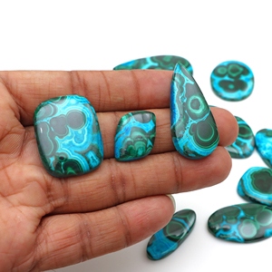 หินมาลาไคต์คริสโคลล่าธรรมชาติจาก Radha Arts สีเขียวอมฟ้า ลวดลายสวยงาม คุณภาพพรีเมียม สำหรับทำเครื่องประดับและงานบำบัด - Product Image 3