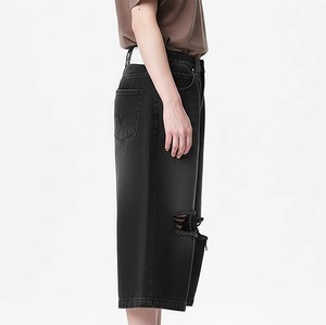 Pantalones Capri de Mezclilla Negros de Cintura Alta para Hombre con Detalle Desgarrado, Estilo Casual, Cierre con Botones - Product Image 6