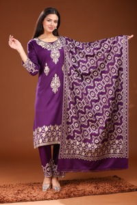 Conjunto de Salwar Kameez Morado Bordado, Vestido Islámico de Manga Larga para Uso Diario - Product Image 5