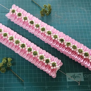 Guirnalda Plana de Flores Tailandesas Hechas a Mano, Decoración Floral Artificial para Ceremonias de Boda y Manualidades - Product Image 1