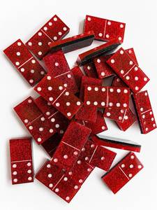 Jeu de dominos en résine de qualité supérieure pour les amateurs de jeux de société, les activités familiales, les voyages et les loisirs en intérieur - Product Image 2