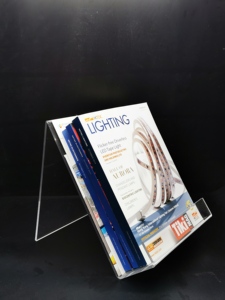 Support de livre en acrylique transparent simple et élégant: une solution d'affichage chic et fonctionnelle pour vos lectures préférées - Product Image 6