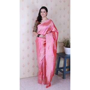 ผ้าซารีเด็กสีชมพูอ่อน ยี่ห้อ Elite Weaves ผ้าไหมเนื้อนุ่ม ลาย Bandhani Leheriya Zari ทอแบบยืดได้ ดีไซน์ดั้งเดิม สวยสง่า เหมาะสำหรับงานกลางคืน - Product Image 1