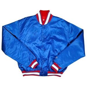 Chaqueta Varsity Roja de Satén Bordada Personalizada para Hombre, Chaqueta de Invierno Estilo Americano Universitario, Transpirable, de Alta Gama, Fabricada en Satén - Product Image 2