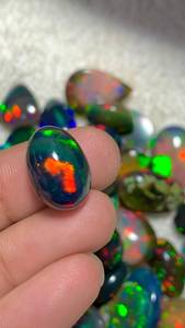 โอปอลดำเอธิโอเปียธรรมชาติทรงรีแบบคาโบชอง หลายสี สำหรับทำเครื่องประดับ - Product Image 3
