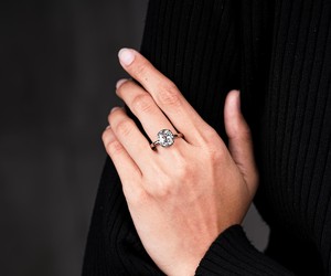 Bague de fiançailles en diamant de laboratoire taille ancienne style coussin, certifiée IGI, style vintage, unique, pour mariage, style antique - Product Image 6