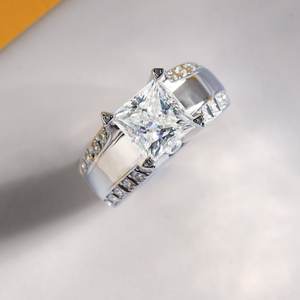 Bague de fiançailles classique en argent sterling S925 de qualité supérieure avec moissanite carrée de 3 carats, plaquée platine, minimaliste, pour anniversaire de mariage - Product Image 1
