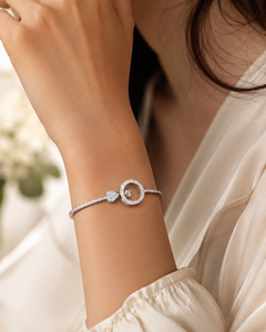 Bracelet en argent 925 de qualité supérieure, élégant, délicat, scintillant, bijou intemporel pour femme, disponible à la vente - Product Image 6
