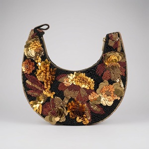 Sac à bandoulière en toile de coton perlée, fait main, léger, pour voyage, shopping, usage quotidien, disponible à la vente - Product Image 5
