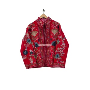 Veste d'hiver courte en velours brodé Suzani faite à la main, prix de gros, veste courte Suzani pour femme, taille unique, veste courte matelassée Kantha - Product Image 2