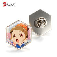 Badge personnalisé imprimé avec une fille anime, bouton mignon de personnage Chibi pour la décoration de sacs Ita et les articles de Comic Con