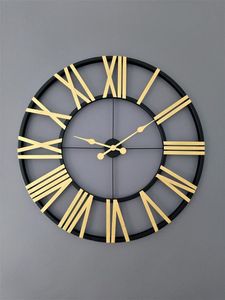 Relojes de pared metálicos de calidad superior que transmiten resistencia, fiabilidad y elegancia moderna en una sola pieza. - Product Image 3