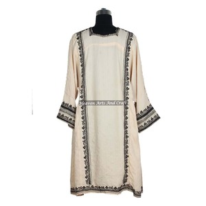Top/Tunique/Kurta imprimé de fleurs véritables, collection BDR023, broderie à la main vintage, robes Banjara Balochi, collection Banjara. - Product Image 3