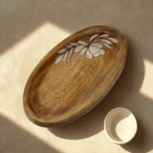 Bandeja Ovalada de Madera de Acacia Pintada a Mano Estilo Bohemio |   Venta al por Mayor de Artesanía de Moradabad - Product Image 1
