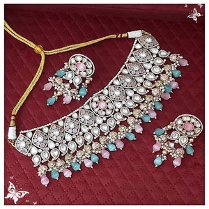 Conjunto de collar y aretes Kundan con moissanita de aspecto chapado en oro de la mejor calidad, estilo étnico, para bodas indias, colección para mujeres. - Product Image 1