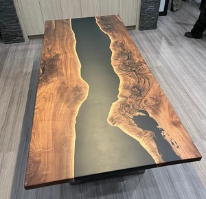 Améliorez votre espace de vie : Notre table à manger en résine à bord naturel, fabriquée à la main, moderne, extensible, écologique et durable, idéale pour l'entrée d'un hôtel - Product Image 6