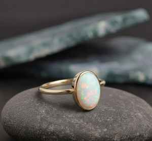 Anillo Ovalado de Ópalo Natural Clásico Multifuego, Piedra de Nacimiento de Octubre, Regalo de Aniversario para Ella, Apilable, Plata de Ley 925, Oro de 14K - Product Image 5