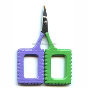 Ciseaux à dentelle noirs Kelmscott Designs 2,5 pouces - Product Image 4