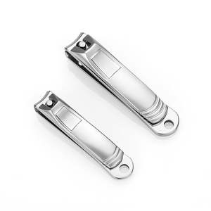 Ensemble de 7 outils professionnels de manucure et pédicure en acier inoxydable avec étui en cuir à fermeture éclair - Product Image 3