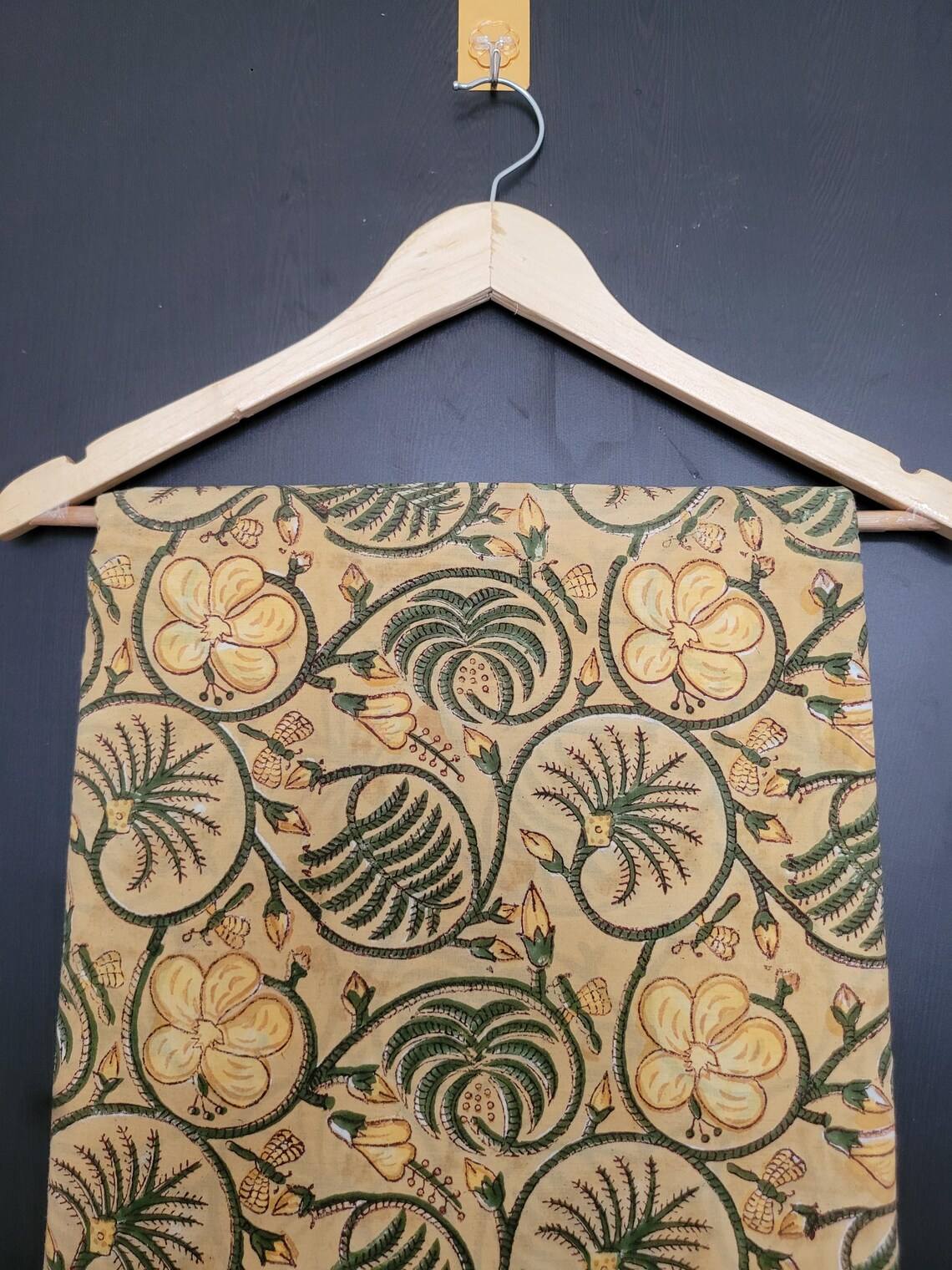 เช่นเดียวกับภาพ