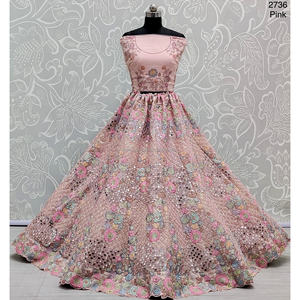 Collections de velours de vêtements de mariée indiens pour la mariée avec le travail de Zarkhan par Fabzone - Product Image 4