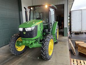 Nouveau tracteur John Deere 5060E, 60 CV, équipement agricole, moteur diesel 4x4, machines agricoles robustes, vente en gros - Product Image 4
