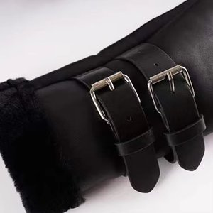 Veste en cuir PU de haute qualité, tendance, ajustable, grande taille, style motard, col en laine, chaude, pour l'hiver, pour femmes - Product Image 5