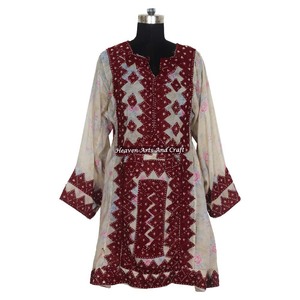 BDR056 Blusa Tradicional Vintage Balochi Bordada a Mano, Top Kutchi Bordado Vintage, Vestido Bohemio Único, Hecho a Mano - Product Image 5