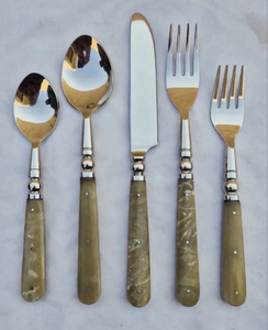 Ensemble de couverts rétro en acier inoxydable avec manches en bois colorées, lavable au lave-vaisselle, pour usage professionnel - Product Image 4
