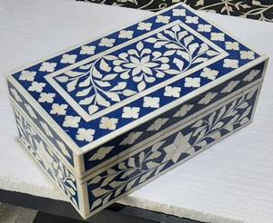 Caja de Joyería de Madera con Incrustaciones de Hueso de Excelente Calidad para Anillos, Collares y Pendientes, Caja Decorativa de Madera Hecha a Mano de Lujo Disponible para la Venta - Product Image 2