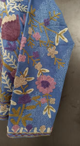 Veste Suzani brodée à la main, tricotée et matelassée, réversible, vintage pour femmes - Product Image 3