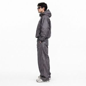 Ensemble de survêtement coupe-vent réfléchissant imperméable personnalisé Glory Zone pour homme, veste de sport légère en nylon pour activités de plein air - Product Image 3