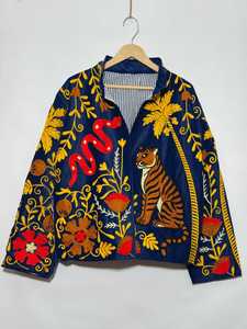 Veste en velours Suzani brodée à la main de qualité supérieure pour occasions spéciales, motif tigre, serpent, palmier, bleu royal, veste florale Suzani bohème - Product Image 5