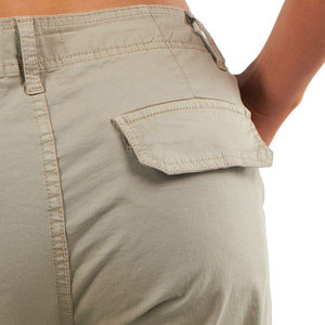 Outfitize International – Pantalons cargo pour femmes, coupe droite, unis, décontractés, multi-poches, personnalisables avec logo, vente en gros - Product Image 4