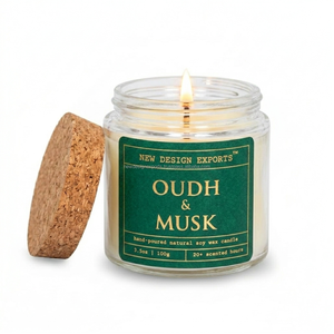 Vela artesanal de oud y almizcle en frasco de vidrio – Cera de soja de lujo hecha a mano con tapa de corcho - Product Image 5