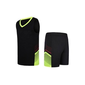 Tenue de basketball personnalisée 100 % polyester réversible sublimée, respirante, antibactérienne, séchage rapide, grande taille, unisexe, anti-UV - Product Image 1