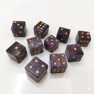 Dés en Lépidolite Naturelle D6 – Pierre Précieuse Gravée – Jeu de Dés Personnalisé - Product Image 3
