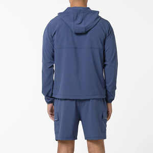 Compre un conjunto personalizado sin marca de dos piezas para hombre, chaqueta 100% nailon, cortavientos, conjunto deportivo para correr. - Product Image 5