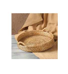 Plateau en rotin fait main avec poignée pour le stockage et le service de thé vert et de café noir, idéal pour les cafés et la vente en gros. - Product Image 3