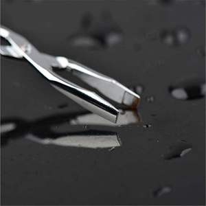 Pince à épiler pour sourcils UBI en acier inoxydable, faite à la main, à pointe fine, design moderne, durable, réutilisable, avec poignée en forme de ciseaux, élégante et luxueuse pour le visage - Product Image 2