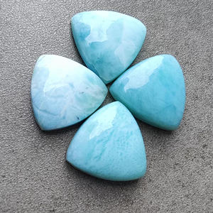 Larimar Natural AAA+ en Forma de Trillón, Cabujón con Reverso Plano, Calibrado, Gema Suelta | Disponibles en Todos los Tamaños - Product Image 1