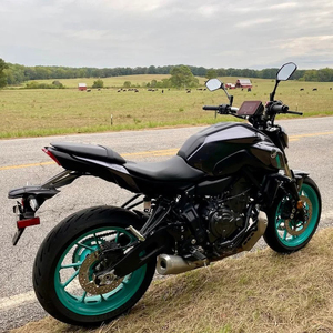 Moto de rue au design agressif pour jeunes motards et passionnés de performance, Yamaha MT 07 d'occasion - Product Image 2