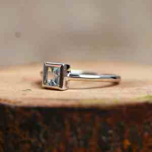 Anillo de Plata de Ley 925 con Aguamarina Natural, Elegante Anillo con Gema Azul, Corte Princesa Cuadrado - Product Image 3