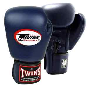 นวมชกมวยหนังวัวแท้ทำมือ Twins Muay Thai สำหรับฝึกซ้อมมืออาชีพ ระบายอากาศได้ดี ซับเหงื่อได้ดี - Product Image 1