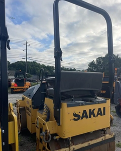 Rodillo Vibratorio Articulado de 3 Toneladas con Doble Tambor de 1200 mm y Sistema de Accionamiento Hidrostático - Product Image 4