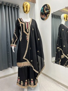 Ensemble Sharara brodé en chinon noir et blanc, style boutique indienne, avec dupatta, tenue ethnique traditionnelle pour femme, idéal pour mariage, dernière collection USA - Product Image 1
