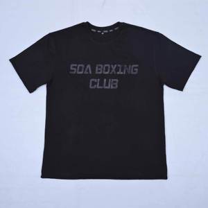 T-shirt pour homme de qualité supérieure avec logo personnalisé, impression graphique noire sur le devant, manches courtes en coton, col rond. - Product Image 2