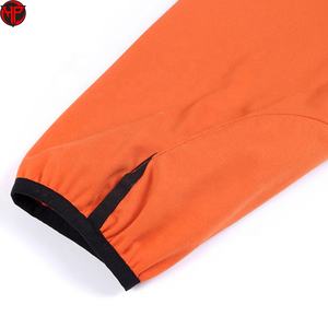 Chaqueta con Capucha de Softshell Personalizada para Exteriores, Transpirable e Impermeable, con Cuello Alto, Chaquetas de Softshell con Tejido Recubierto - Product Image 4